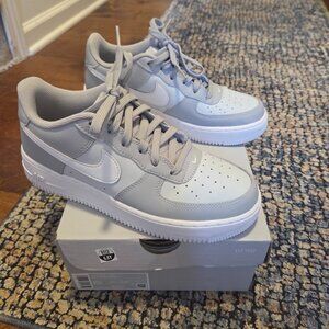 AIR FORCE 1s - Youth Size 6.5 - LIKE NEW!!!